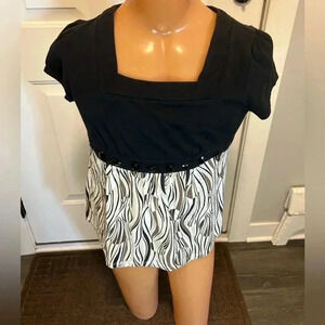 Studio Works Women’s Short Sleeve Striped Shirt Size XL.  Vintage EUC